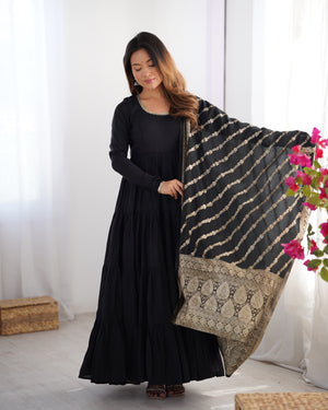 Roman Chanderi Silk Embroidered Anarkali Set – Black