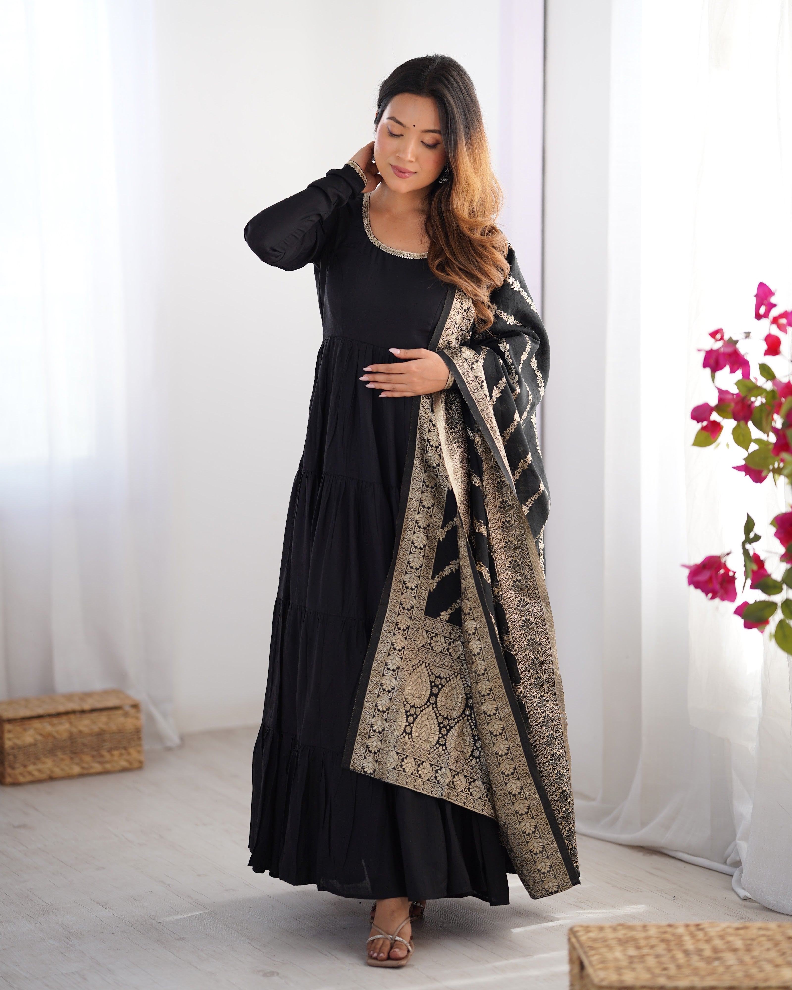 Roman Chanderi Silk Embroidered Anarkali Set – Black