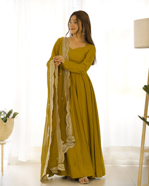 Roman Chanderi Silk Embroidered Anarkali Set – Musterd