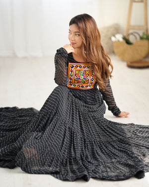 Georgette Printed Gown Set – Black