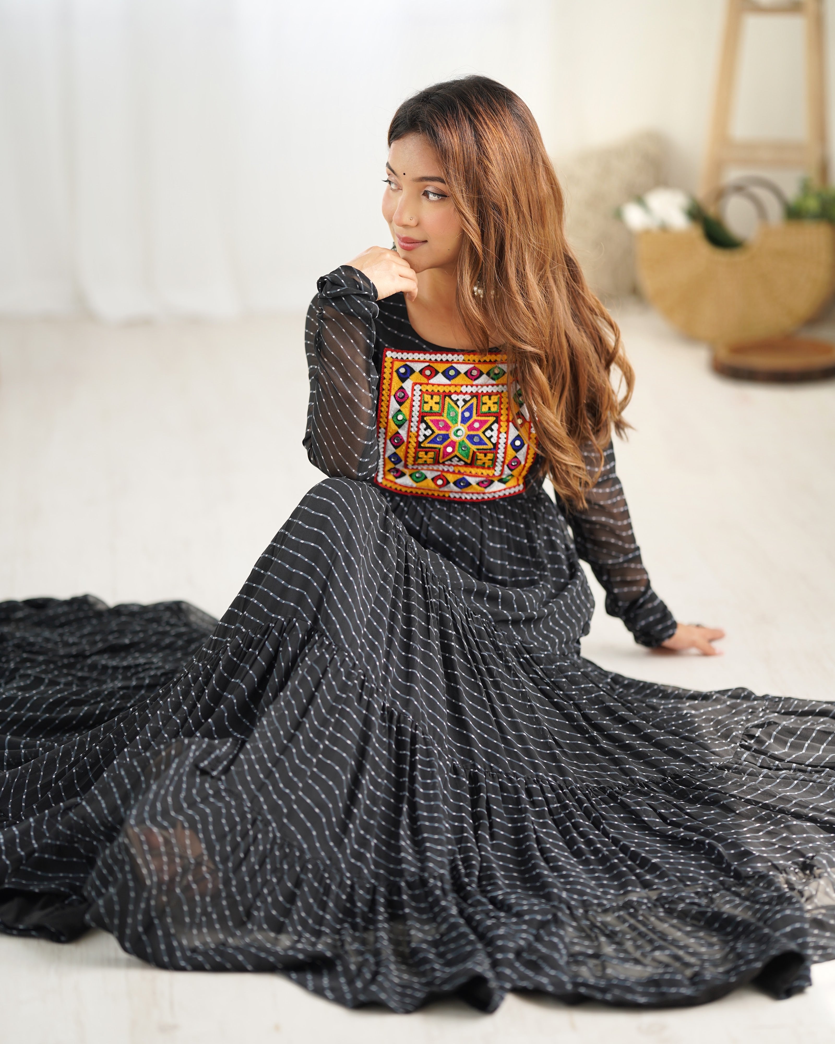 Georgette Printed Gown Set – Black