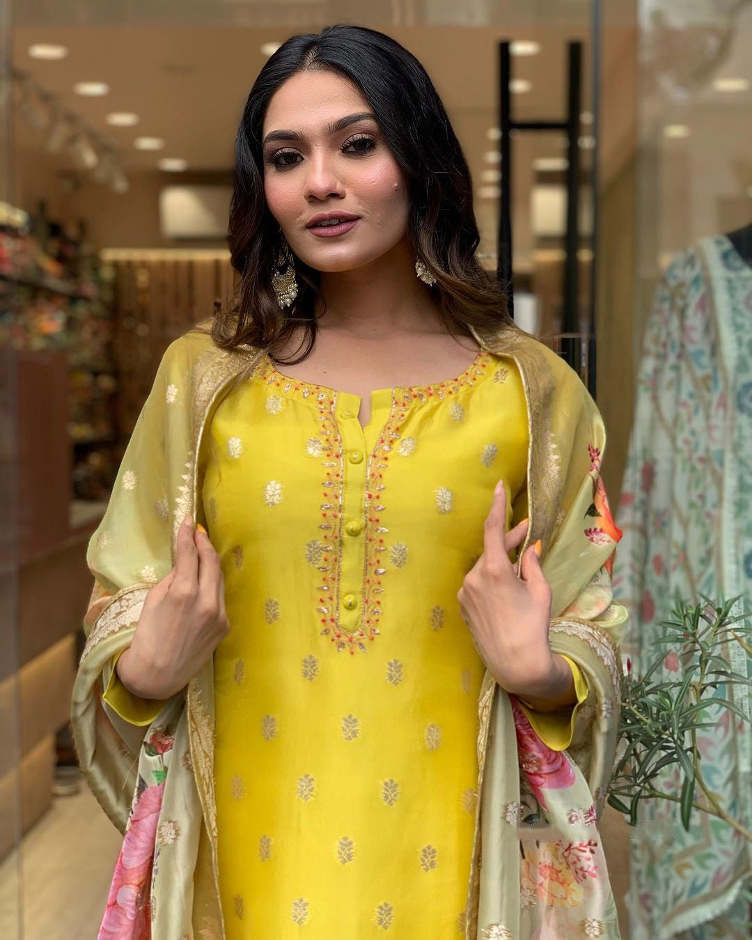 Viscose Organza Jacquard Embroidered Kurta Pant Dupatta Set – Lime Green