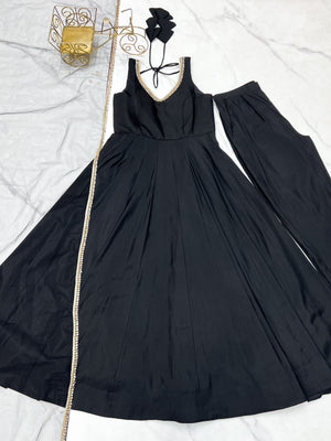 Roman Chanderi Silk Embroidered Anarkali Set – Black