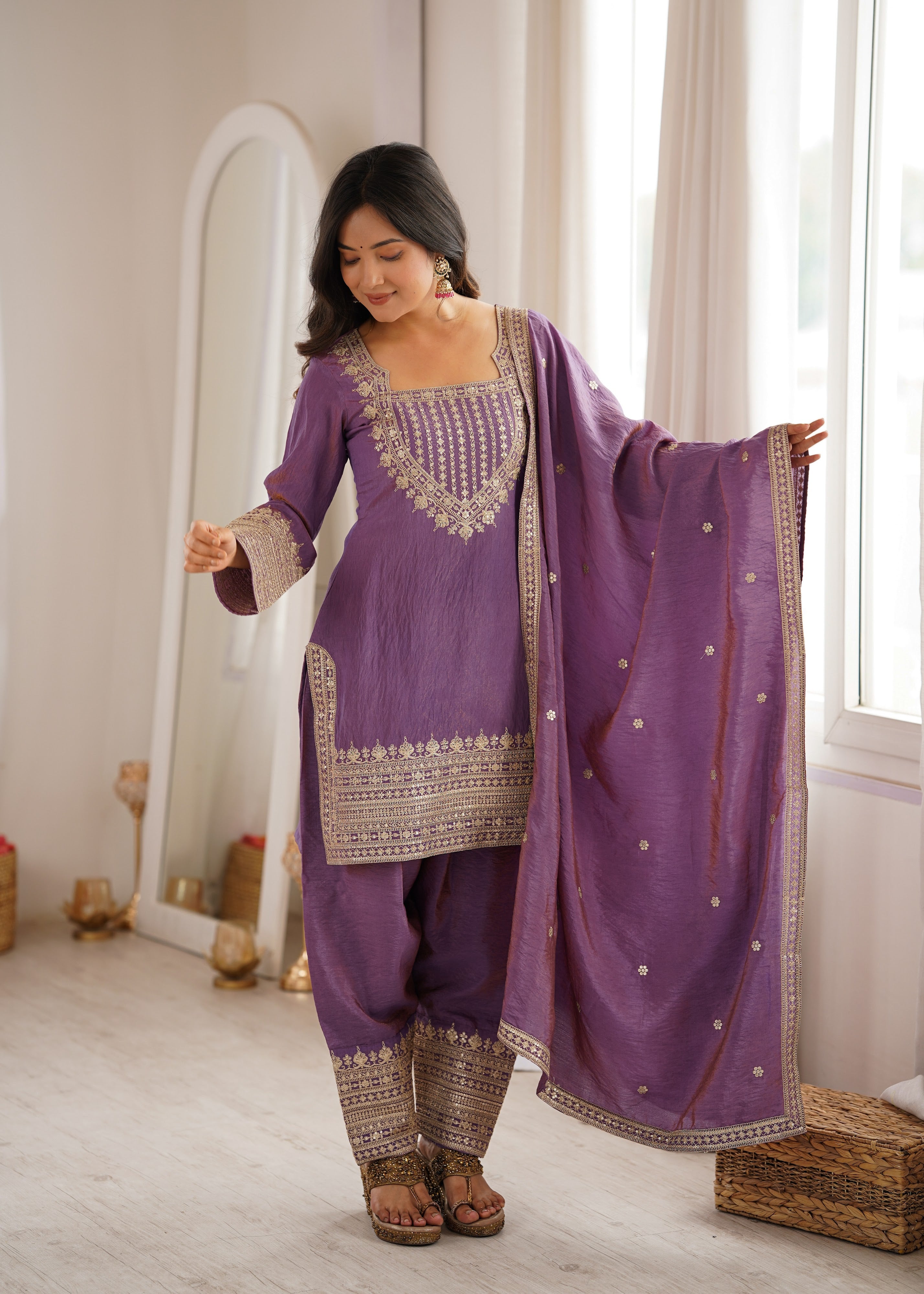 Vichitra Silk Embroidered Farshi Salwar Set – Onion Pink