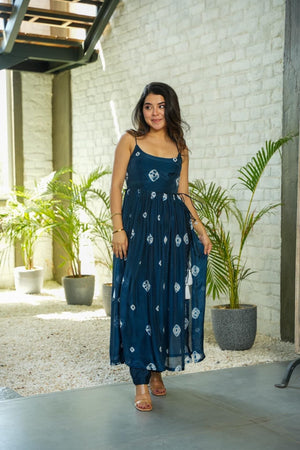 Tabby Silk Printed Kurta Pant Set – Navy Blue