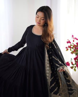 Roman Chanderi Silk Embroidered Anarkali Set – Black