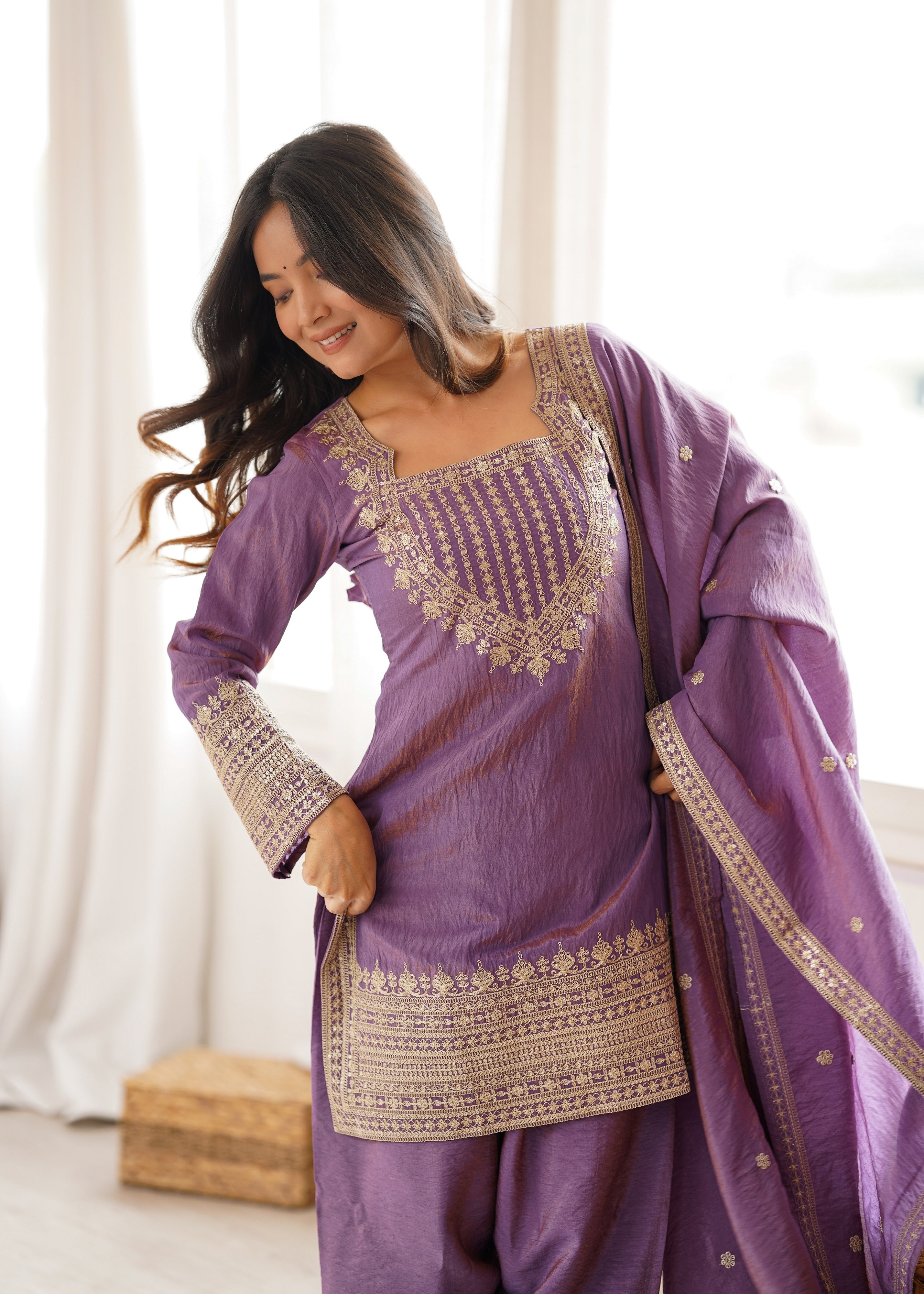 Vichitra Silk Embroidered Farshi Salwar Set – Onion Pink
