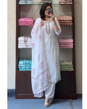Georgette Butti Embroidered Kurta Pant Dupatta Set – Ivory