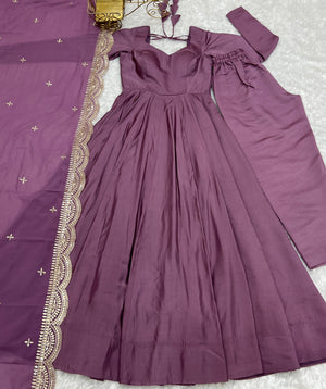 Roman Chanderi Silk Embroidered Anarkali Set – Mauve