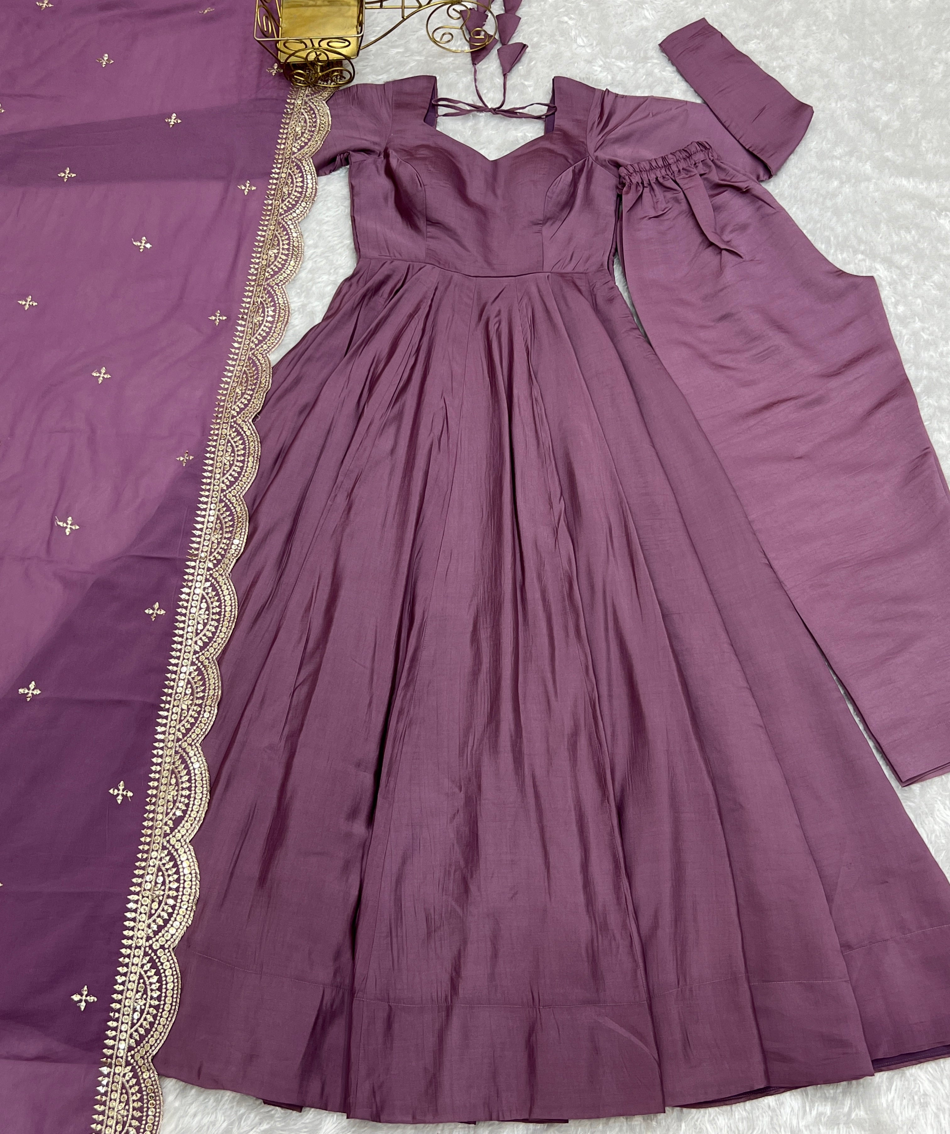 Roman Chanderi Silk Embroidered Anarkali Set – Mauve