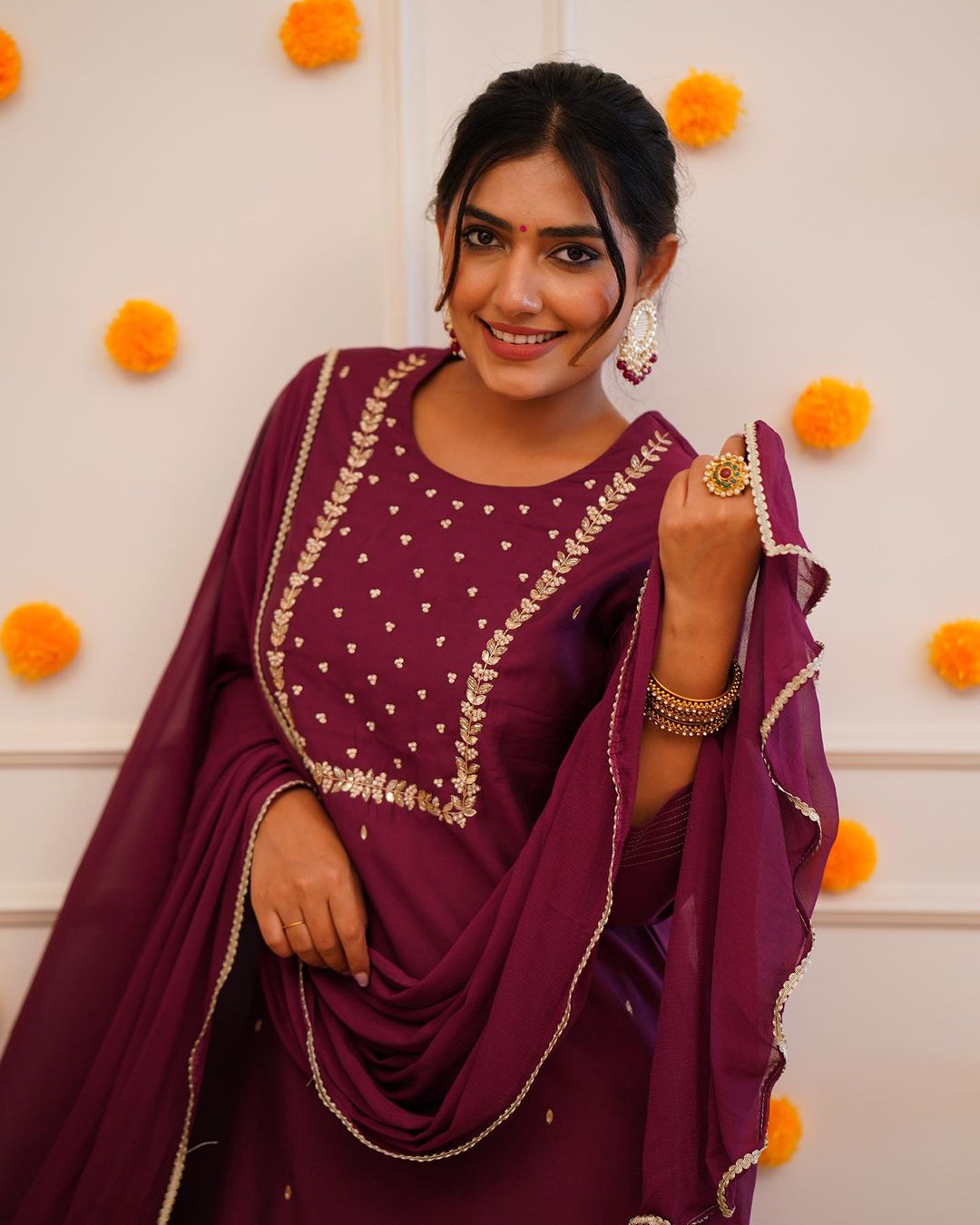 Rayon Slub Embroidered Kurta Pant Dupatta Set – Wine