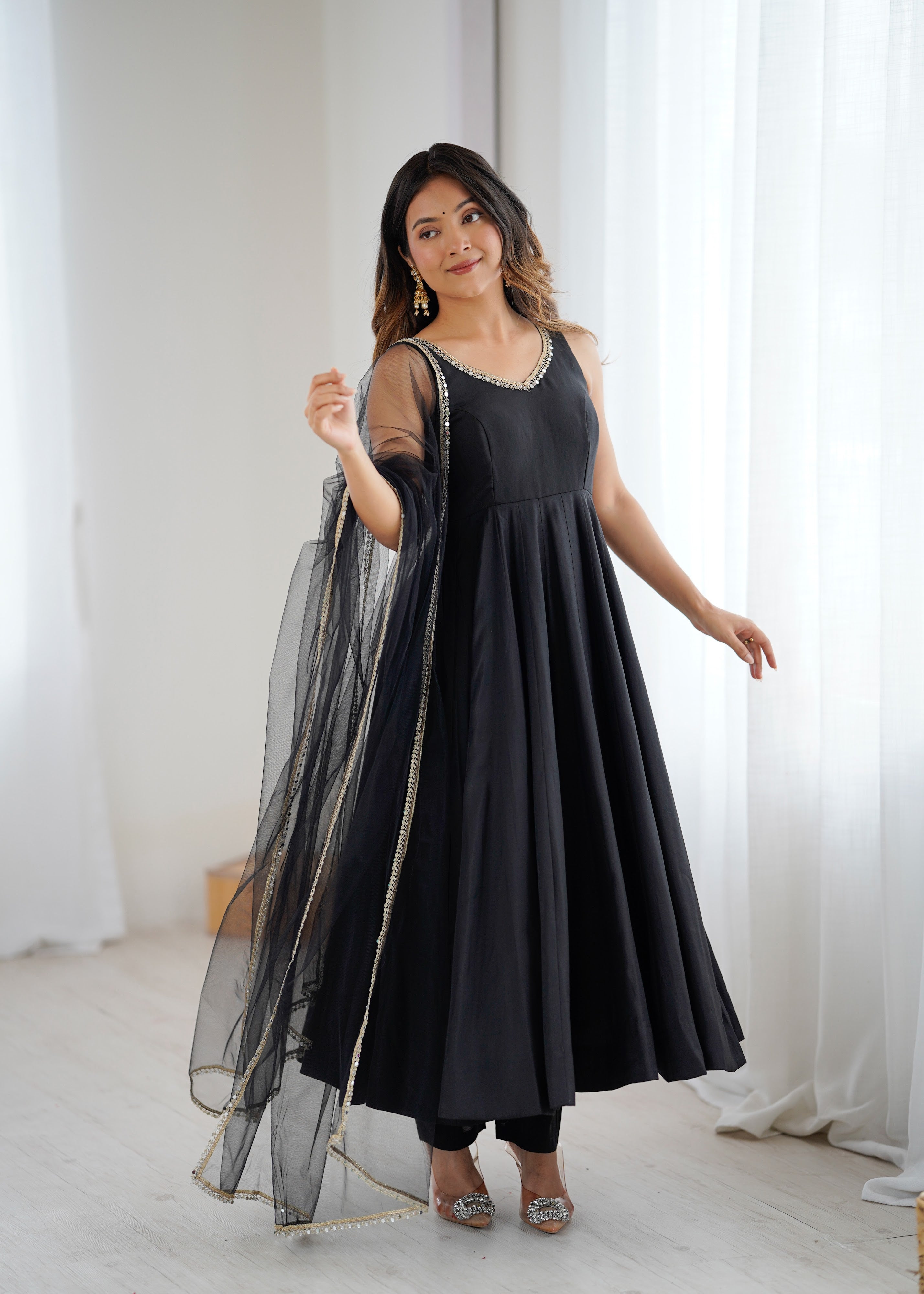 Roman Chanderi Silk Embroidered Anarkali Set – Black