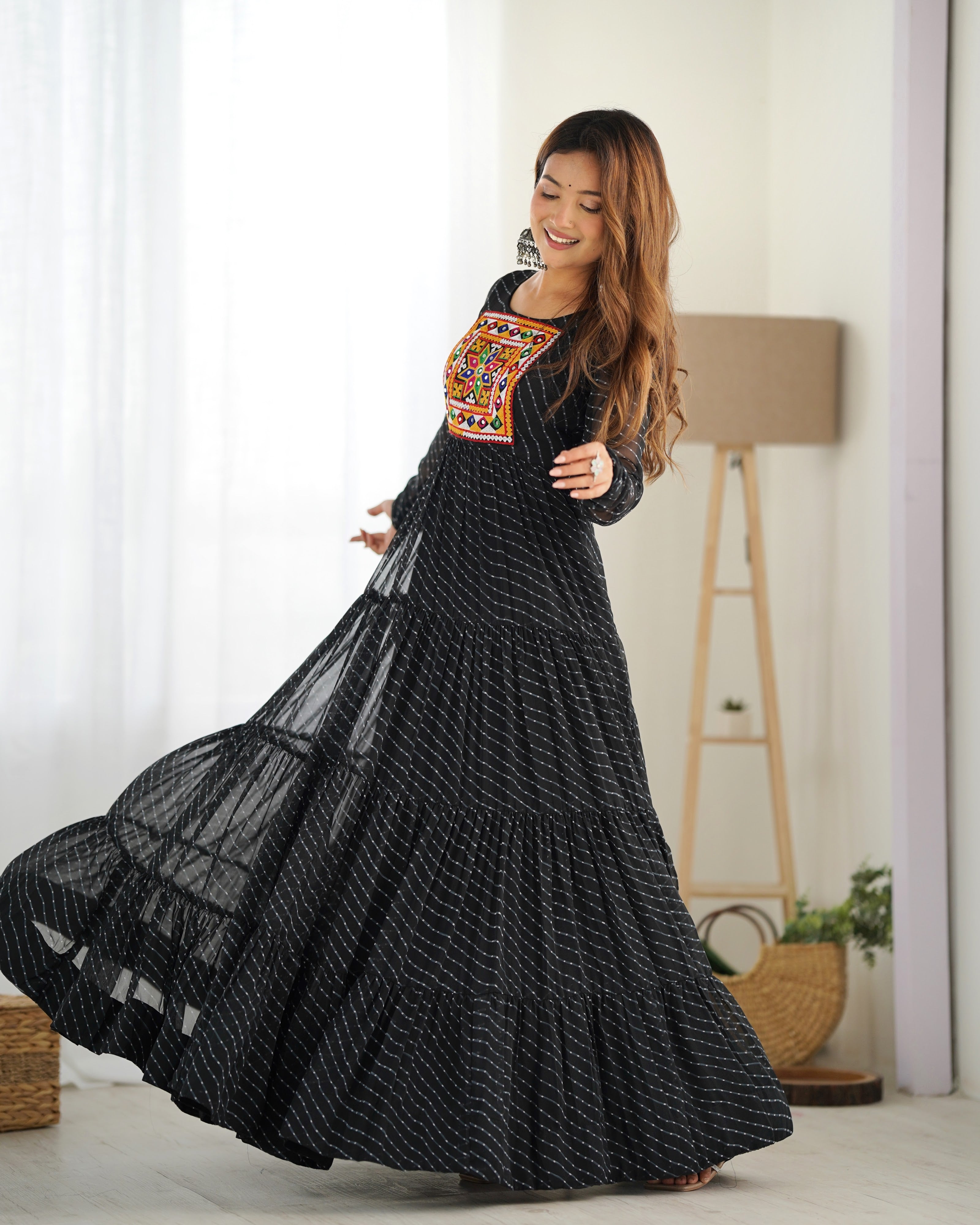 Georgette Printed Gown Set – Black