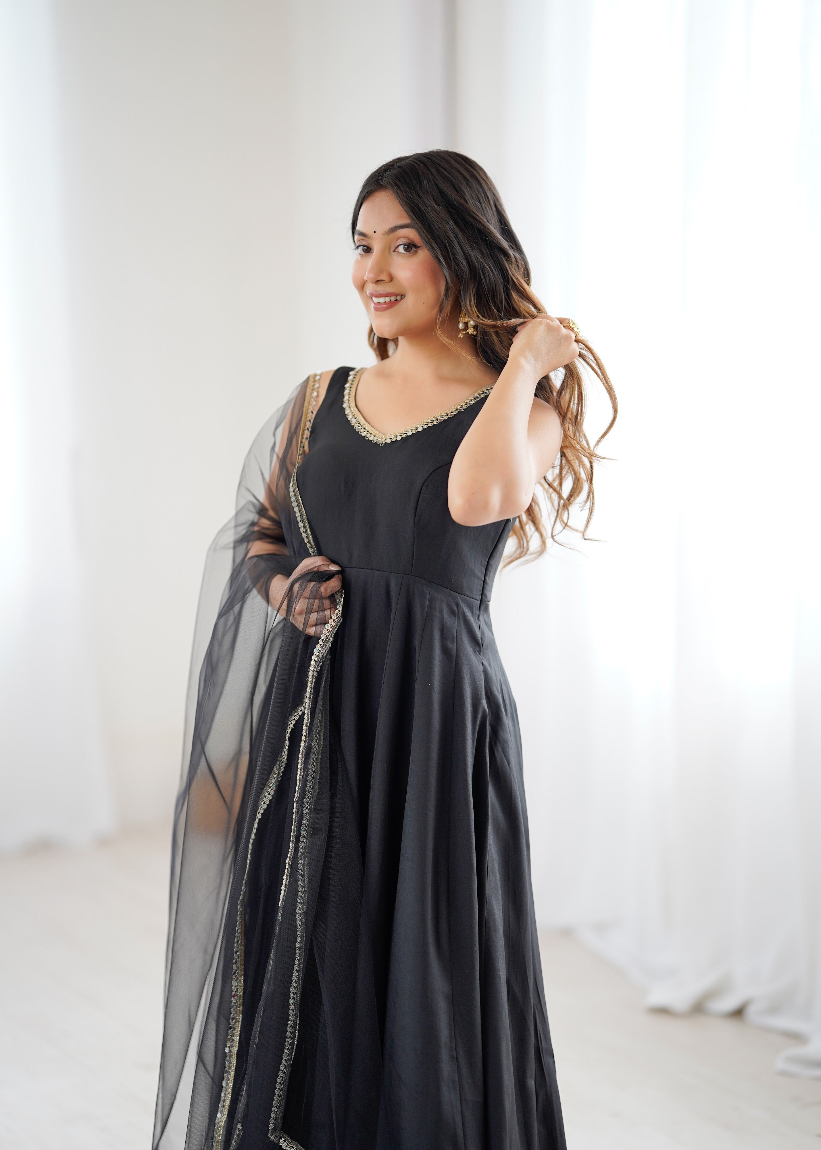 Roman Chanderi Silk Embroidered Anarkali Set – Black