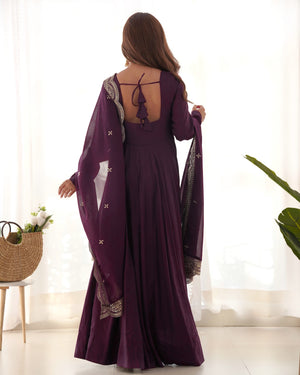 Roman Chanderi Silk Embroidered Anarkali Set – Wine