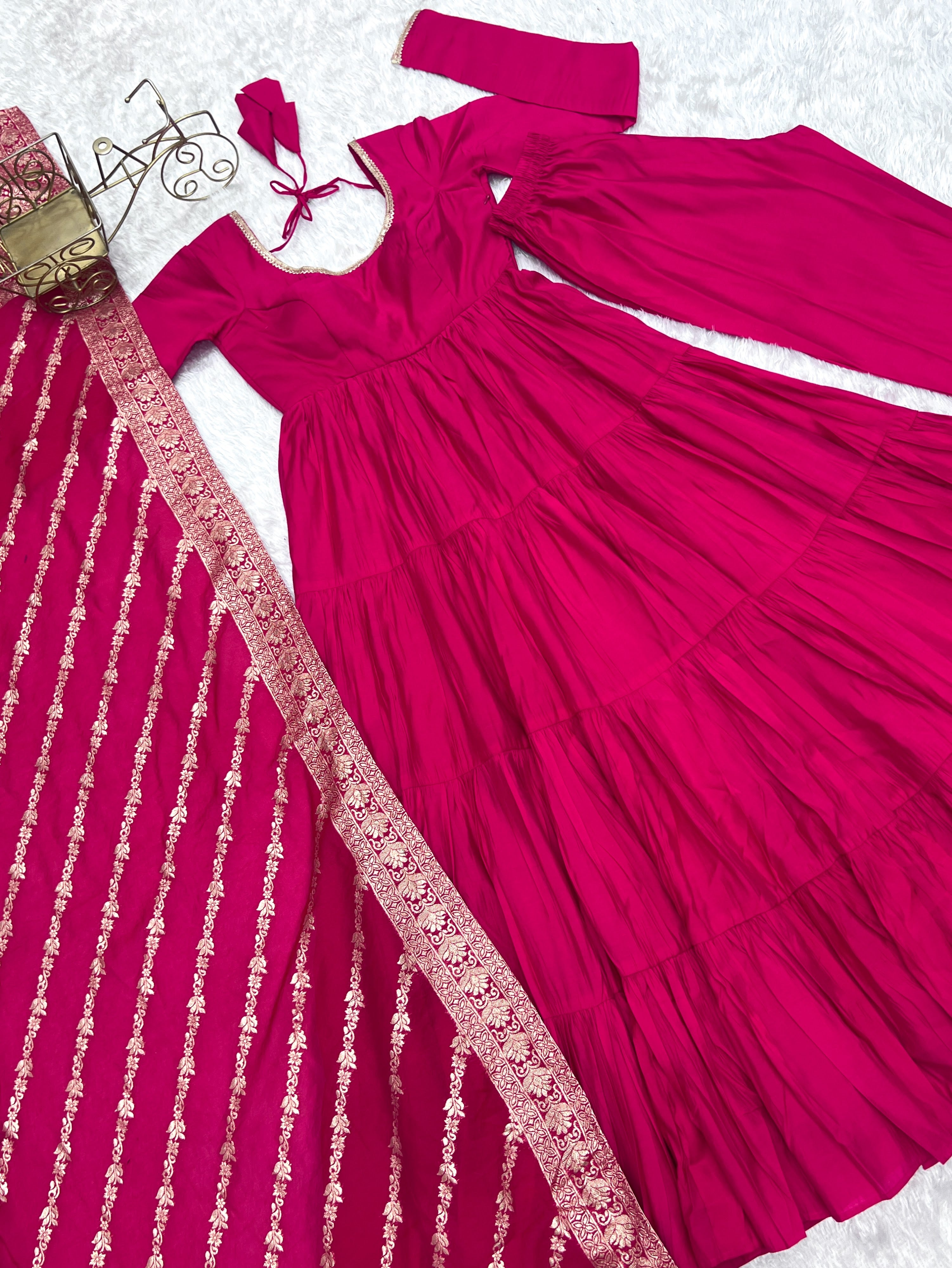 Roman Chanderi Silk Embroidered Anarkali Set – Red
