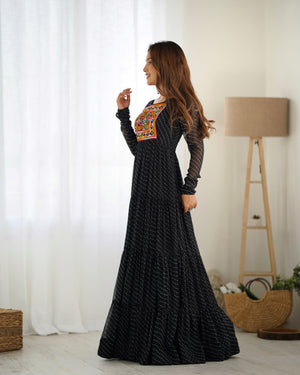 Georgette Printed Gown Set – Black