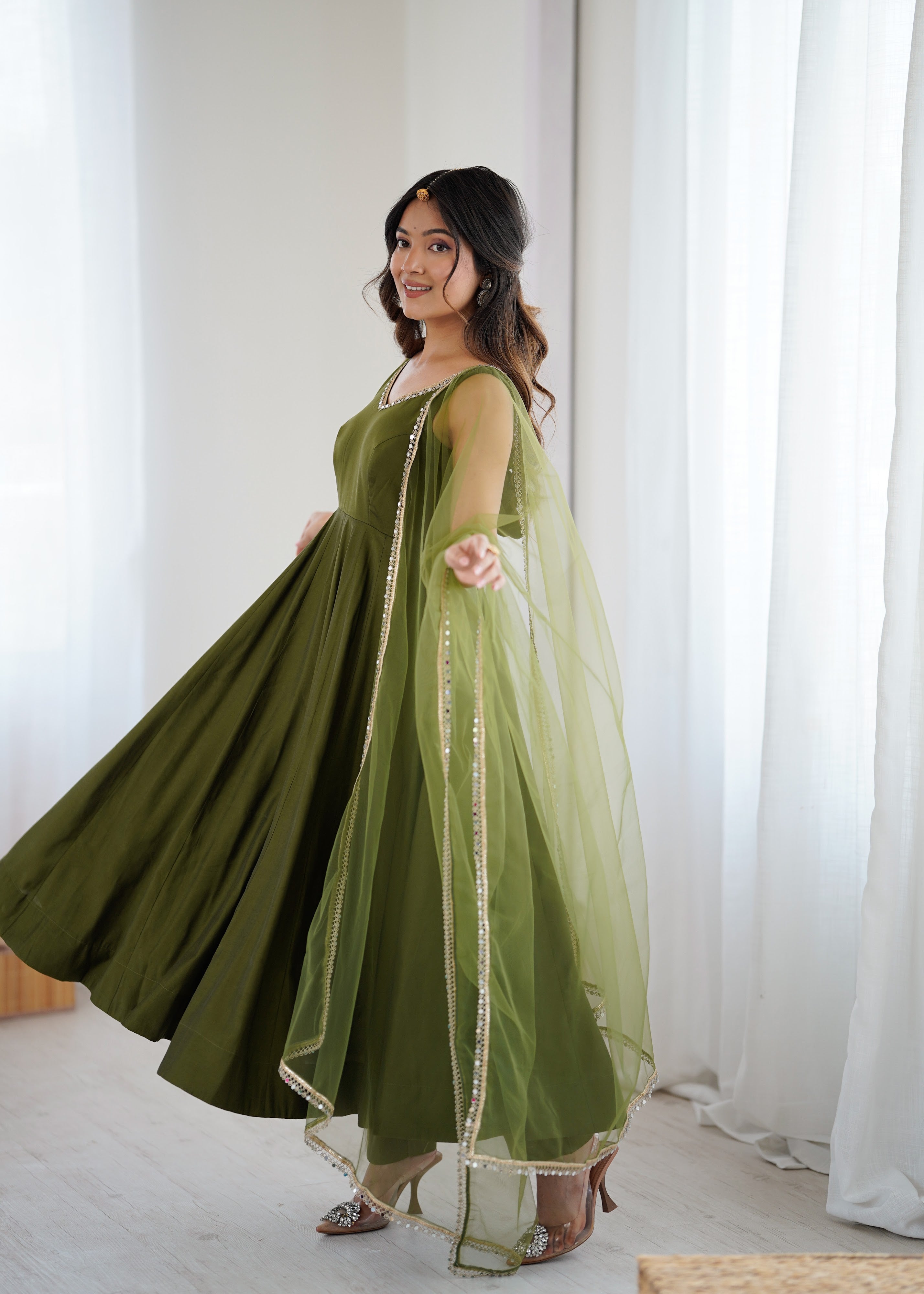 Roman Chanderi Silk Embroidered Anarkali Set – Mehndi