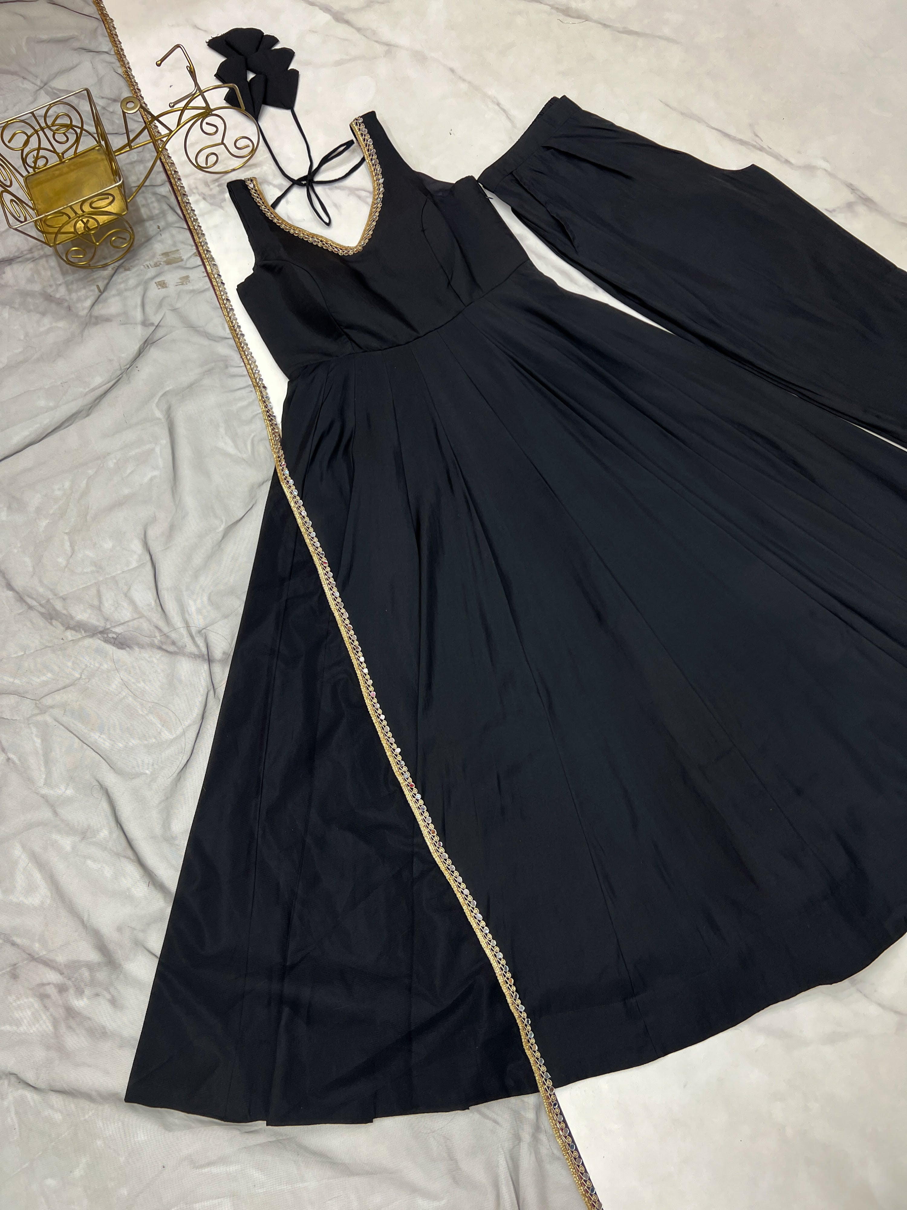 Roman Chanderi Silk Embroidered Anarkali Set – Black