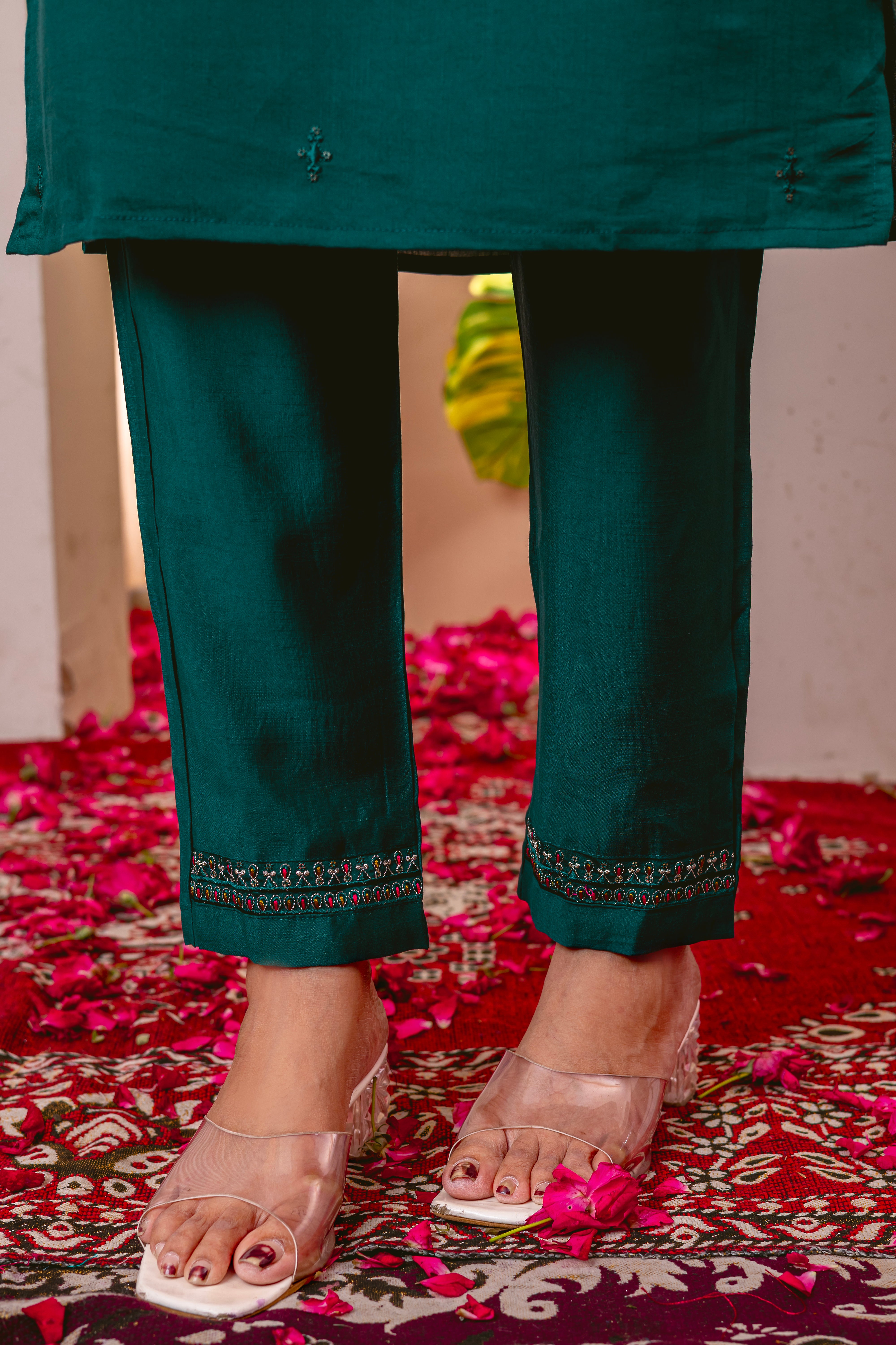 Marina Viscose Silk Embroidered Straight Kurti Set – Green
